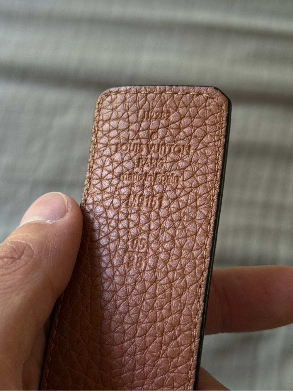 Louis Vuitton LV Initials Reversible Belt \ Black & Brown - Picture 4 of 6